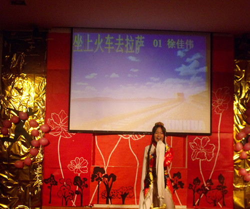 歌声飞扬,律动青春——Bevictor伟德官网、思政部2011级新生卡拉ok大赛落幕